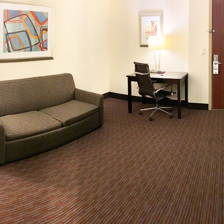 Holiday Inn Express Hotel & Suites Gainesville By Ihg Ngoại thất bức ảnh