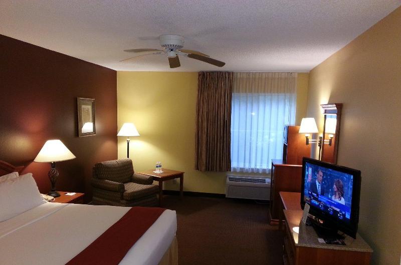 Holiday Inn Express Hotel & Suites Gainesville By Ihg Ngoại thất bức ảnh