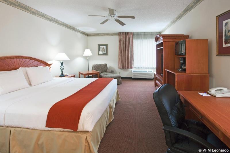 Holiday Inn Express Hotel & Suites Gainesville By Ihg Ngoại thất bức ảnh
