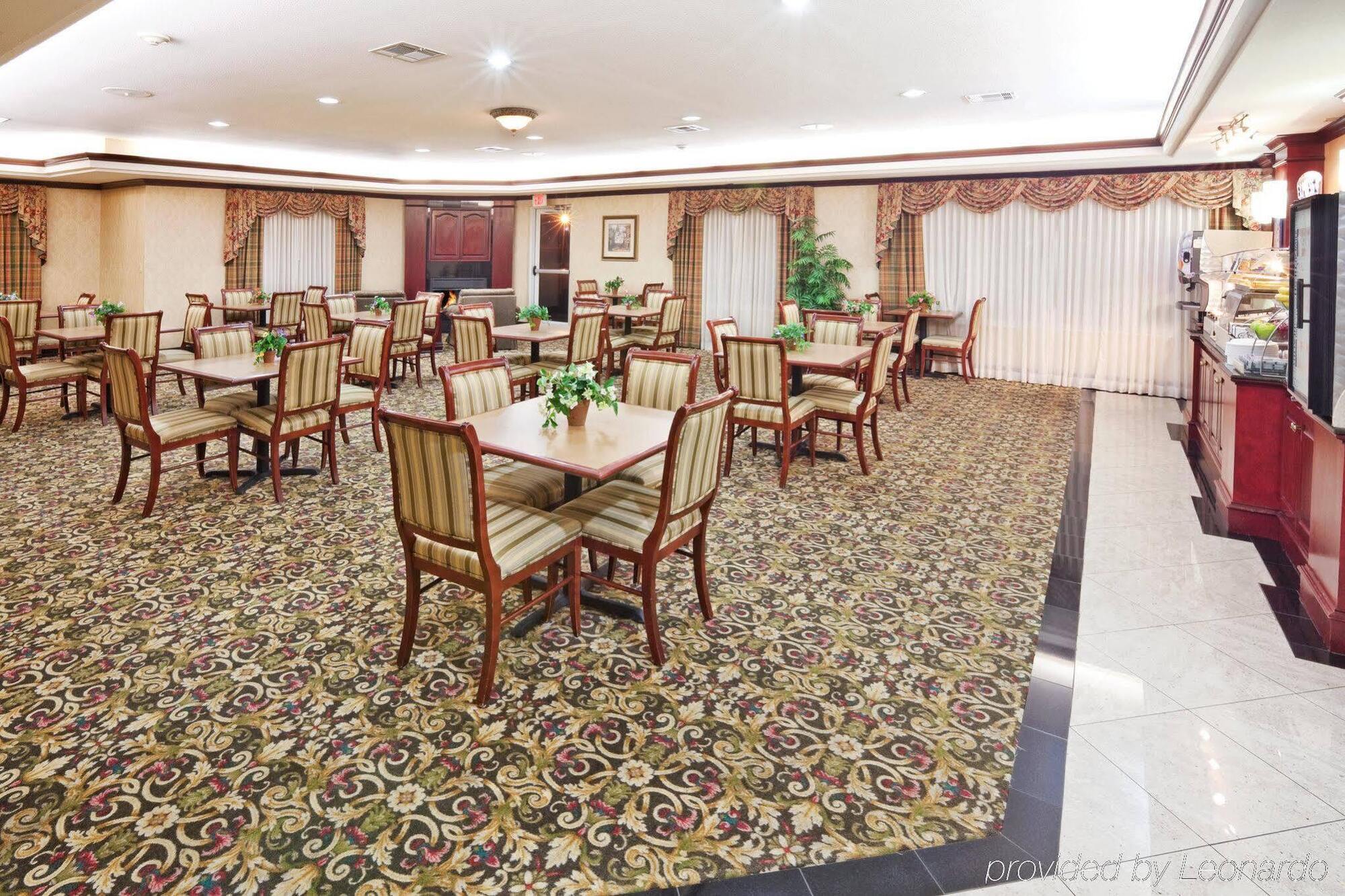 Holiday Inn Express Hotel & Suites Gainesville By Ihg Ngoại thất bức ảnh